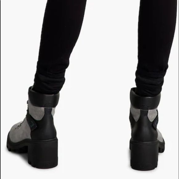 Moncler Carol hiking boot. Brand new in original box 9.5 - Picture 3 of 16